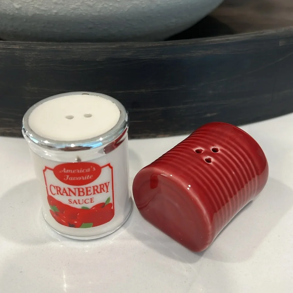 Cute. Mini CRANBERRY Salt & Pepper